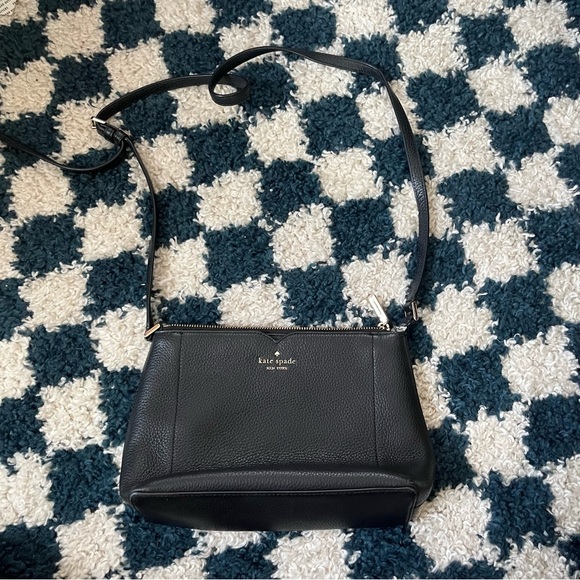 kate spade Handbags - Kate spade crossbody bag